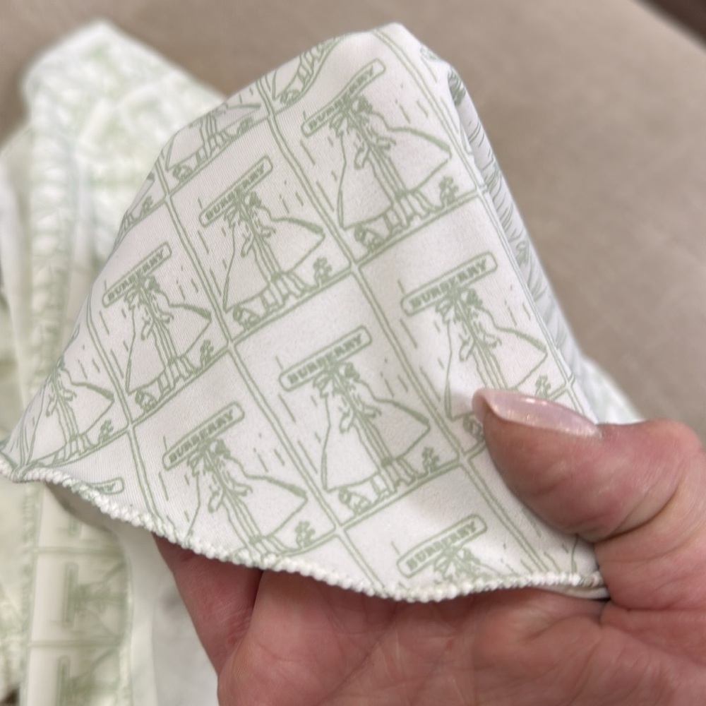 Burberry London Green and White Sarong or Hair Scarf - Picture 5 of 12
